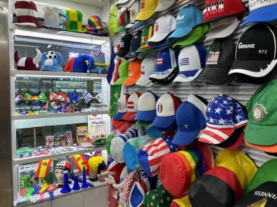 美国大选,义乌“押注”谁?商家:有客户下单100万顶特朗普帽子