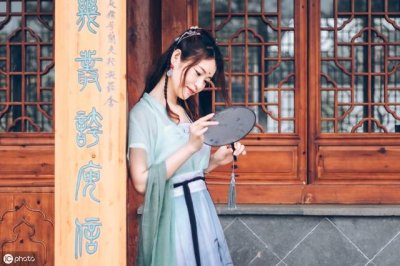 ​杜甫的绝句江碧鸟逾白诗句意思（杜甫绝句）