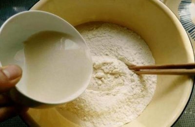 ​泡打粉能不能用酵母代替,用泡打粉发面还用酵母粉吗
