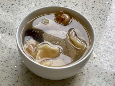 ​鱼胶炖什么好(经期吃鱼胶炖什么好)