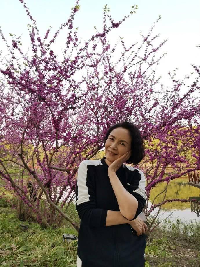 曾是长春电影制片厂厂花，出道46年无绯闻，64岁依然气质优雅