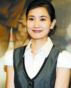 ​46岁潘雨辰：与侯勇离婚后，和女儿相依为命，宁愿终身不婚