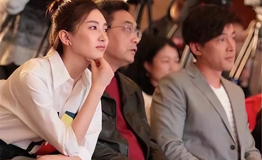 盘点胡歌过往情史：公开必分手，和现任老婆秘恋终于结婚生女