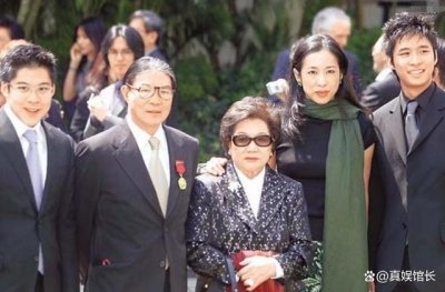 ​这一次，顶级豪门的“残酷真相”，在朱玲玲身上展现得淋漓尽致