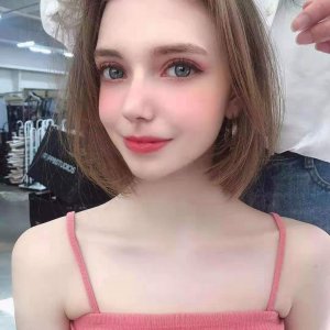 ​真人芭比来袭！混血模特Chloe网络爆红，被誉为超越人类的美貌