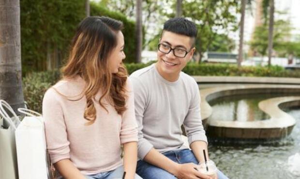 男女对视10秒