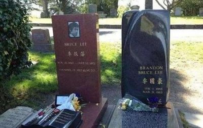 ​给李小龙抬棺的六个人(给李小龙抬棺的人)