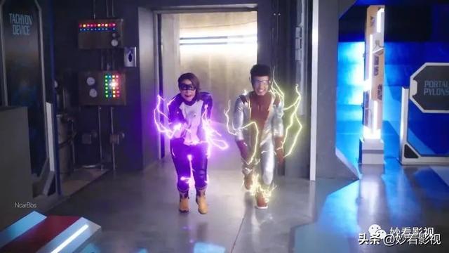 闪电侠第2季合集(急速者大联欢闪电侠第7季)(12)