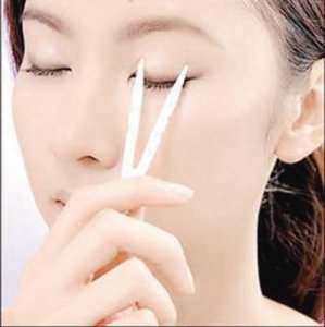 ​双眼皮胶水会对眼部造成伤害吗?？双眼皮胶水真的有用吗