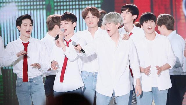 亚洲人气天团exo出道十周年（出道6年EXO新团综来袭）(10)
