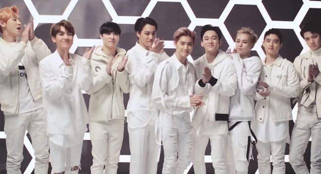 亚洲人气天团exo出道十周年（出道6年EXO新团综来袭）(12)