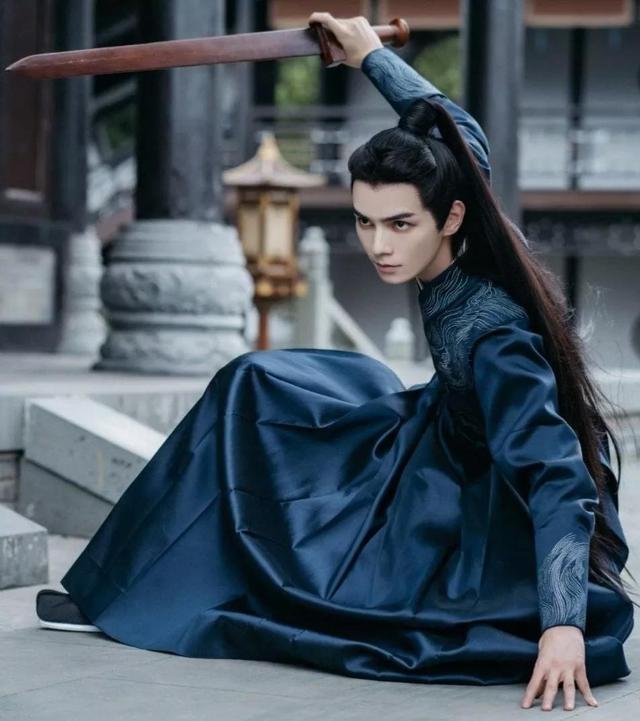 最帅富二代李现（娱乐圈十大美男图鉴）(16)