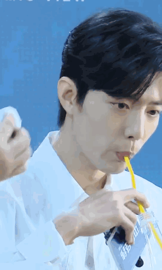 最帅富二代李现（娱乐圈十大美男图鉴）(2)