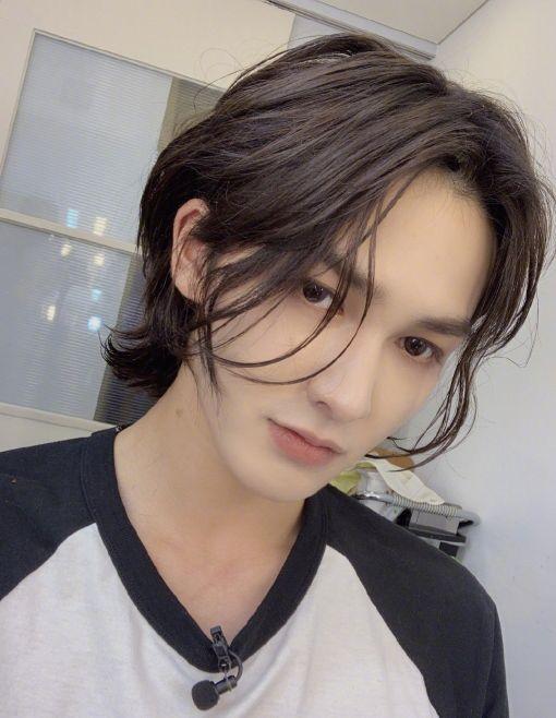 最帅富二代李现（娱乐圈十大美男图鉴）(18)