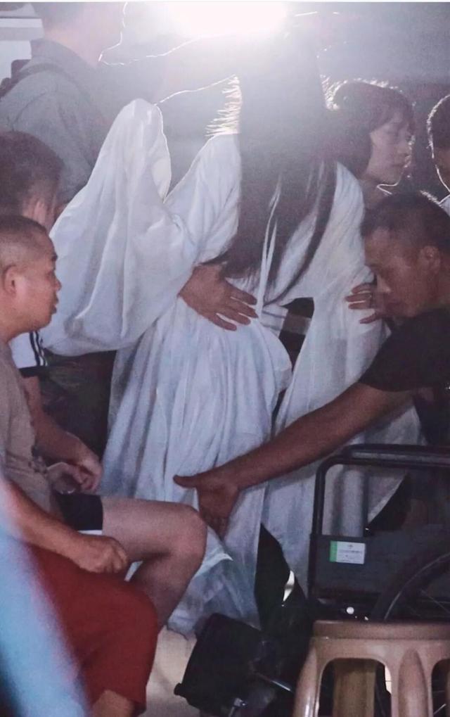 最帅富二代李现（娱乐圈十大美男图鉴）(4)