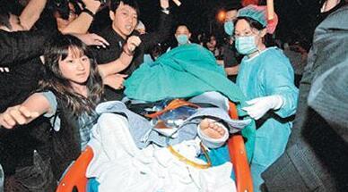 selina张承中演唱会求婚（张承中娶毁容的Selina）(8)