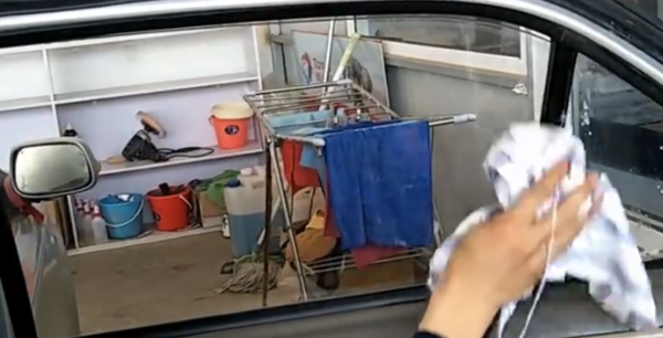 如何清除旧玻璃贴膜,如何清理玻璃贴膜图17