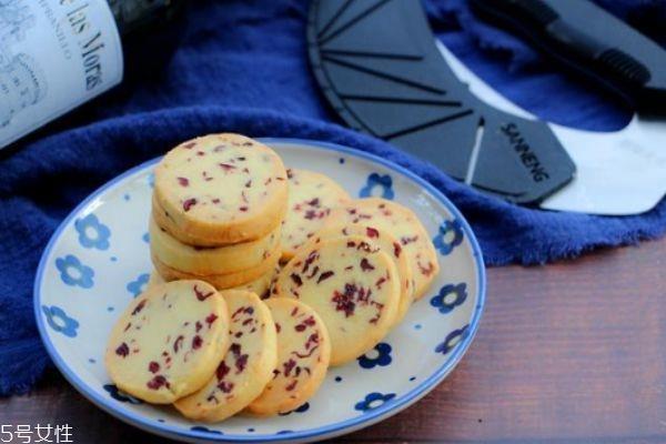 蔓越莓饼干热量有多高 蔓越莓饼干热量 蔓越莓饼干热量有多高 蔓越莓饼干热量