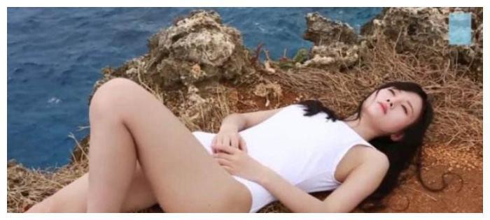 有一种“甜而不腻”叫鞠婧祎的男人装，“奶油腿”嫩的都能捏出水