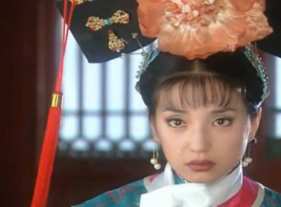 ​《还珠格格》赵薇五款经典发型，图三已消失，图五现在都特时髦！