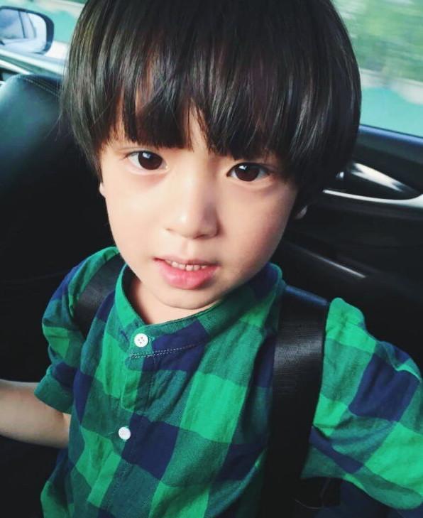 他是电影《妖铃铃》鸡丁扮演者，被曝是鹿晗认的儿子！