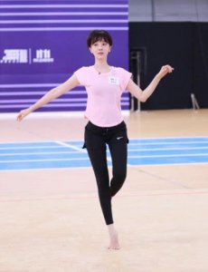 有种“完美身材”叫陈小纭,得知身高和体重比例,于小彤偷乐吧