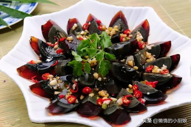 凉拌皮蛋怎么做简单又好吃（凉拌皮蛋这样做）(5)