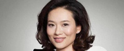 ​李雨霏是一位备受尊敬的节目主持人