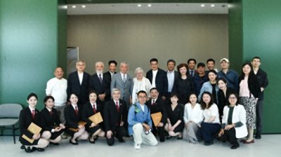 ​十年前一起拍电影《邹碧华》，如今他们在《声影》诵读经典致敬母亲