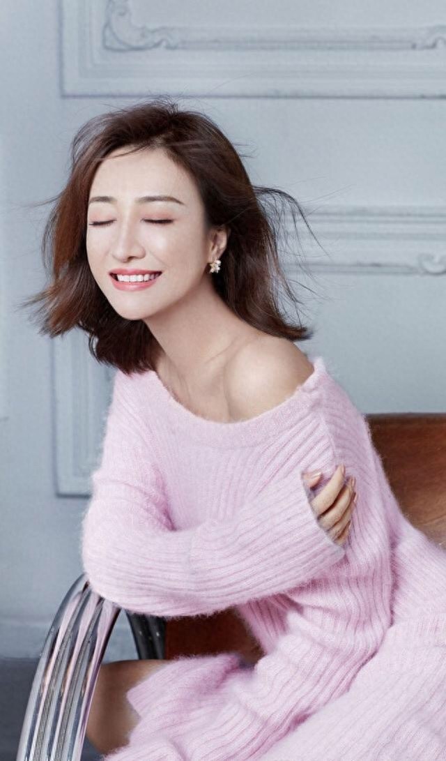 左岩主持人精美壁纸.