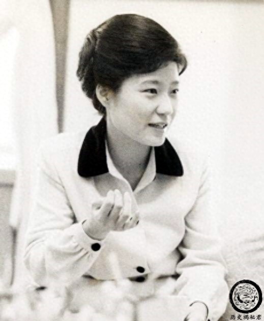 各国元首年轻时的老照片:图1张作霖很清秀,图8是年轻的丘吉尔