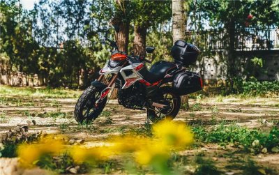 ​1万冒头的小排量硬派拉力车 试驾银钢铁拳250