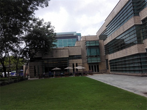 华为深圳总部场地实拍——果然大公司，够气派！