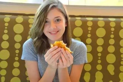 ​美國新生代女藝人:“丝路魅影”Lena Anderson