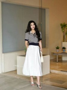 ​今年夏天流行的“花苞裙”，清新脱俗，时髦高级，谁穿谁美~