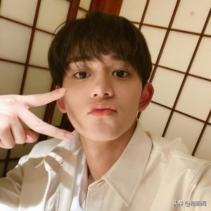 卷桃色丑闻 Lucas@NCT上载手写信道歉 宣布全面中断活动