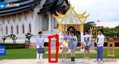 ​悬疑年代剧《欢颜》今晚开播，张译主演，1个青年送3根金条的故事