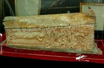 ​《盗墓笔记》长白山的万奴王，九龙抬棺的秘密