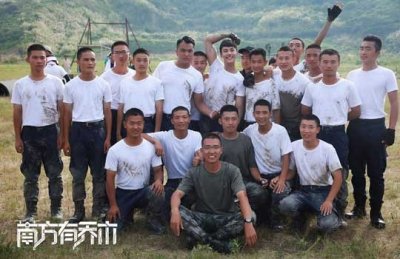 ​《南方有乔木》曝光剧照，陈伟霆变身“兵哥哥”搭档白百合，帅到炸裂！