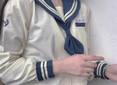 ​小姑子喜欢我的一件羽绒衣，还死皮赖脸非要穿，随后我将衣服扯烂