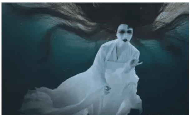 有种整容叫《怒海潜沙》的禁婆，卸妆照曝光后，网友：不如不卸