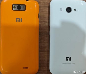 ​卢伟冰晒小米1和小米2“旧机”合照 引发网友怀旧潮_ZAKER新闻