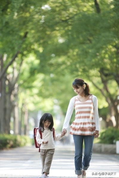女子本弱,为母则刚;母爱如海,有容乃大