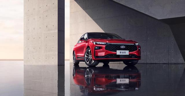 全新一代福特蒙迪欧优点与缺点（自降身价换市场）(1)