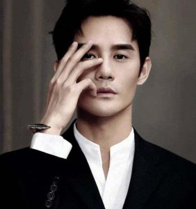 ​价值3600万的美手，大长腿、低音炮，禁欲系男神王凯让人想扑倒