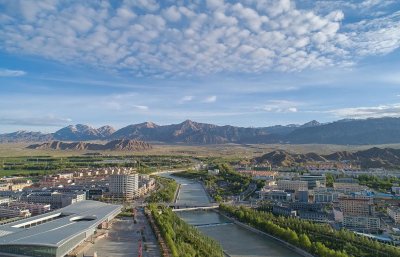 ​德令哈，一座孤寂的小城，因一首诗红遍全国，如今仅有8万人