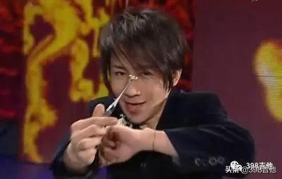 带你回顾历届春晚(春晚35年偶像进化史)(53)