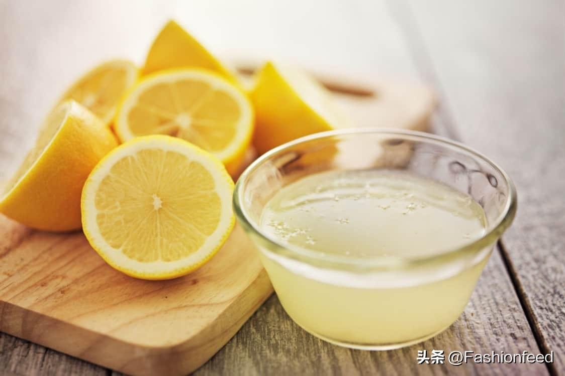 颜料用什么东西可以清洗掉(颜料弄到衣服上怎么去除)