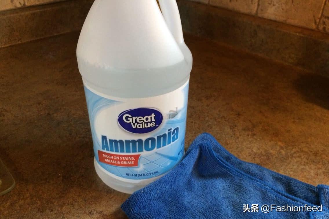 颜料用什么东西可以清洗掉(颜料弄到衣服上怎么去除)