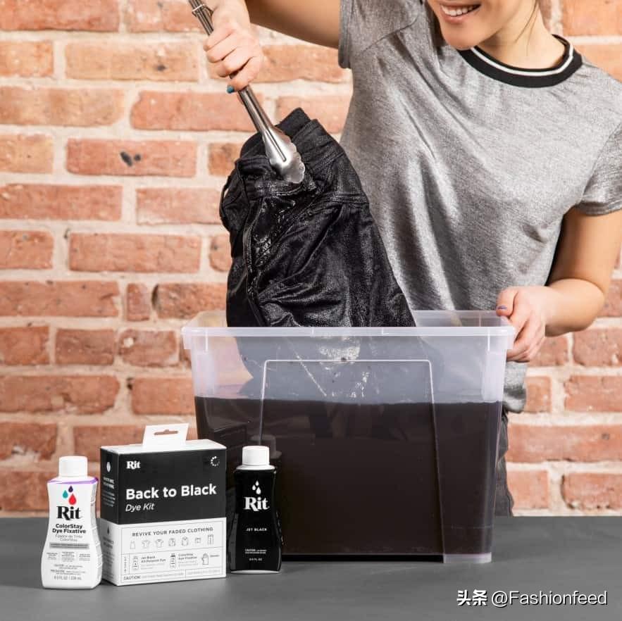 颜料用什么东西可以清洗掉(颜料弄到衣服上怎么去除)